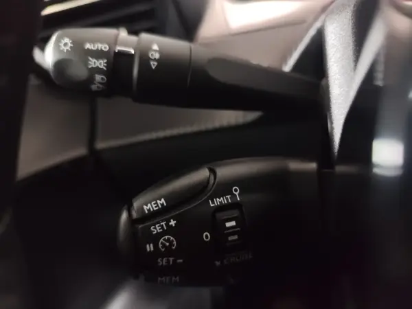 Peugeot 208 1.2 PureTech Allure 11