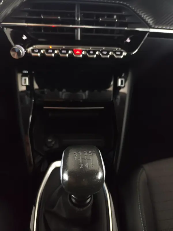 Peugeot 208 1.2 PureTech Allure 19