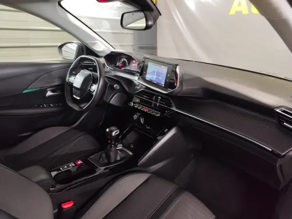 Peugeot 208 1.2 PureTech Allure 23