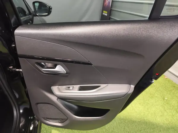 Peugeot 208 1.2 PureTech Allure 32