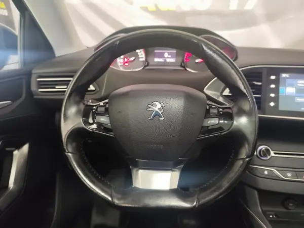 Peugeot 308 SW e-HDi FAP 115 Stop&Start Allure 8