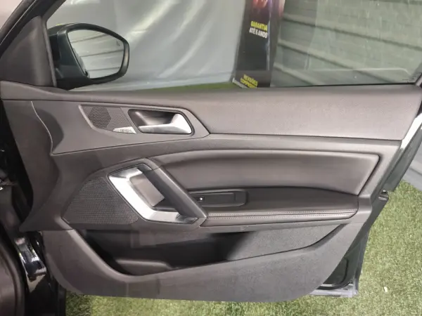 Peugeot 308 SW e-HDi FAP 115 Stop&Start Allure 28