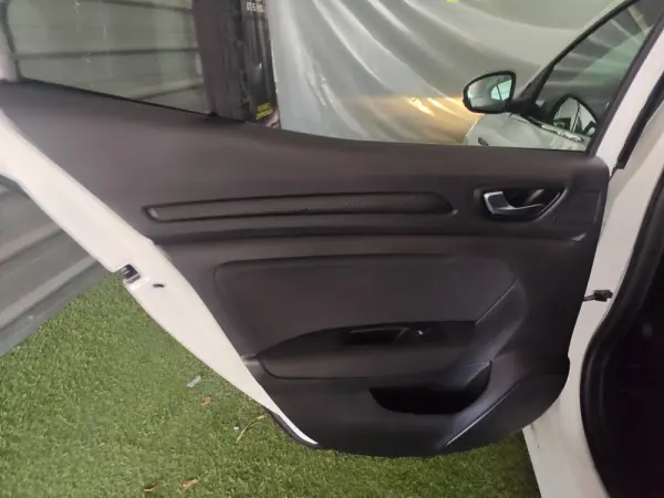 Renault Mégane ENERGY dCi 90 EXPERIENCE 31