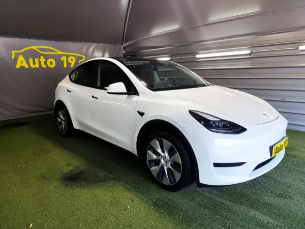 Tesla Model Y RWD 3
