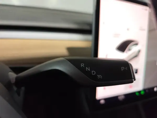 Tesla Model Y RWD 12