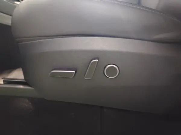 Tesla Model Y RWD 22