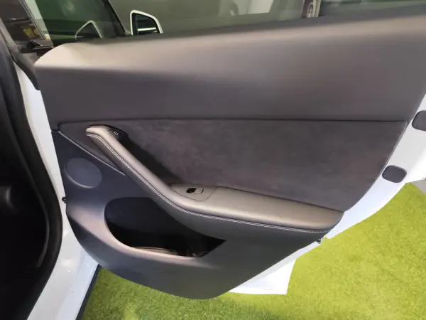 Tesla Model Y RWD 32