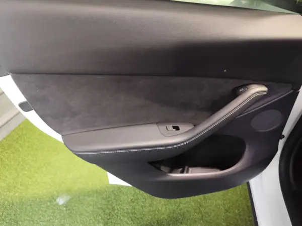 Tesla Model Y RWD 34