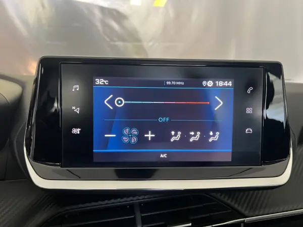 Peugeot 208 1.2 PureTech Active Pack 19
