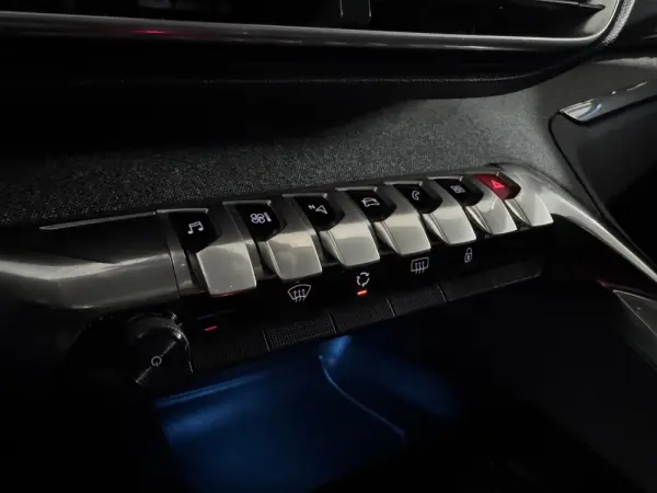 Peugeot 3008 PureTech 130 Stop & Start GPF Allure 21