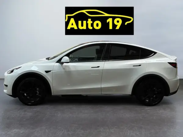 Tesla Model Y 9
