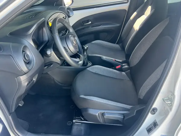 Toyota Aygo X 1.0 Play 16