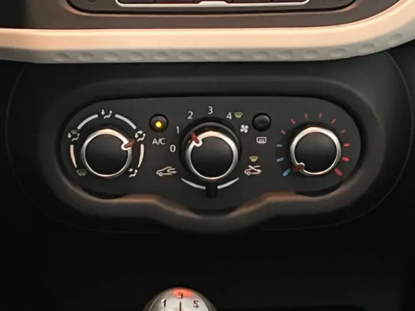 Renault Twingo 1.0 SCe Limited 11