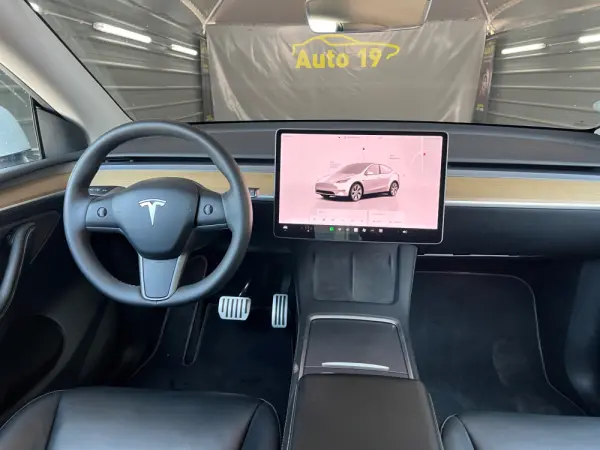 Tesla Model Y RWD 7