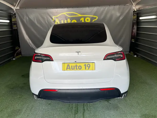 Tesla Model Y RWD 6