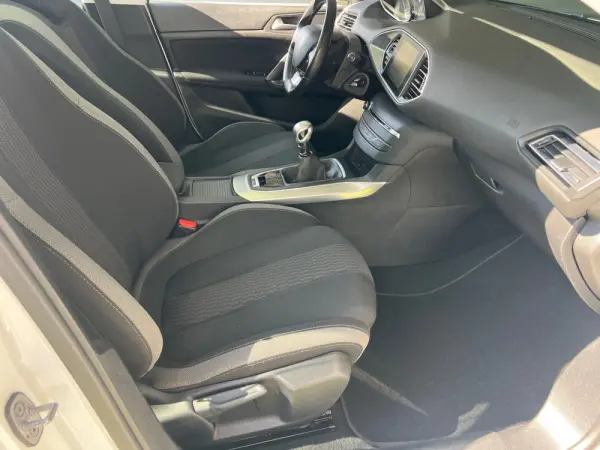 Peugeot 308 SW 1.6 BlueHDi Allure J17 21