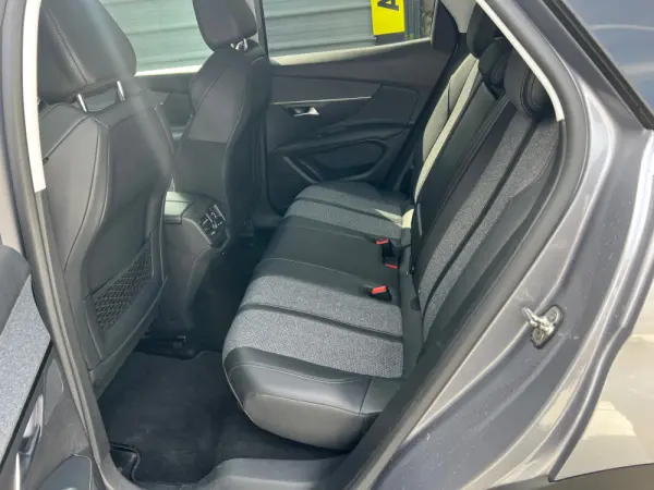 Peugeot 3008 1.5 BlueHDi Allure Pack 19
