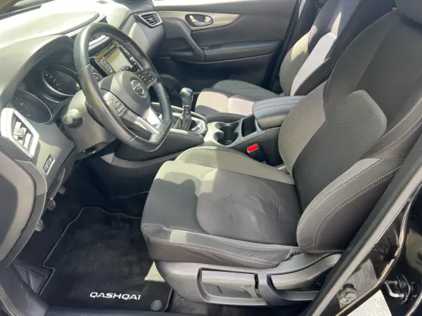 Nissan Qashqai 1.5 dCi N-Connecta J18+Led 16