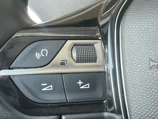 Peugeot 3008 1.2 PureTech Allure Pack 17