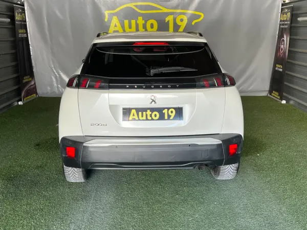Peugeot 2008 PureTech 100 Stop&Start Allure Pack 6