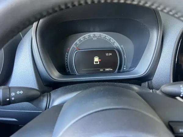 Toyota Aygo X 1.0 Play 12