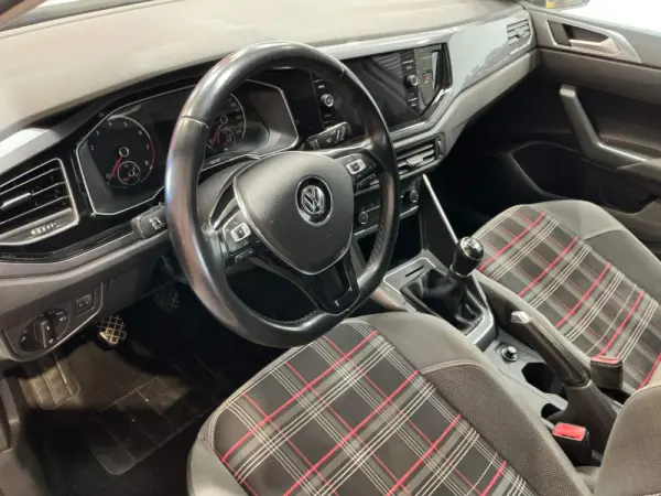 Volkswagen Polo 1.0 (Blue Motion ) Trendline 5