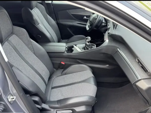 Peugeot 3008 1.5 BlueHDi Allure Pack 9