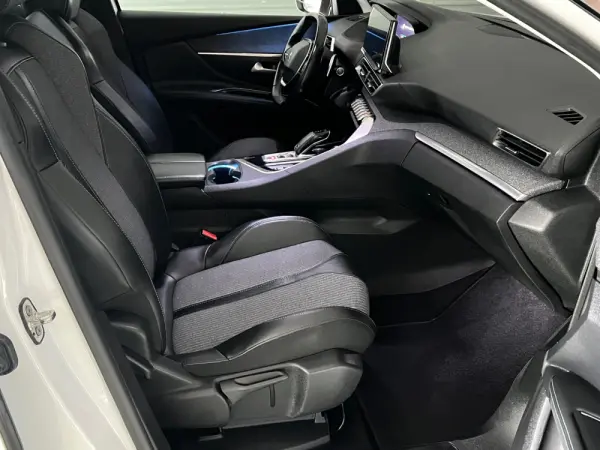 Peugeot 3008 1.2 PureTech Allure Pack EAT8 10