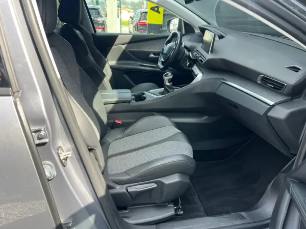 Peugeot 3008 1.5 BlueHDi Allure Pack 17
