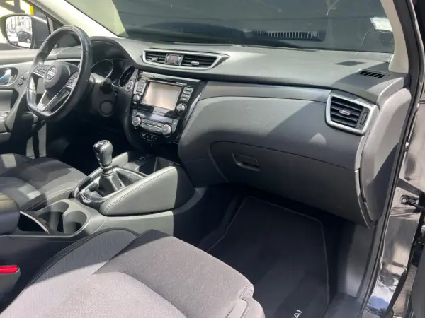 Nissan Qashqai 1.5 dCi N-Connecta J18+Led 18