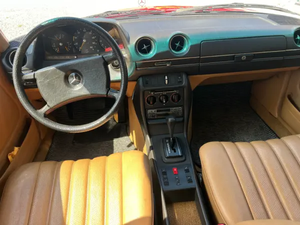 Mercedes-Benz 300 Elegance 2