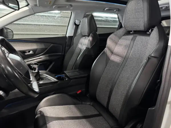Peugeot 3008 PureTech 130 Stop & Start GPF Allure 24