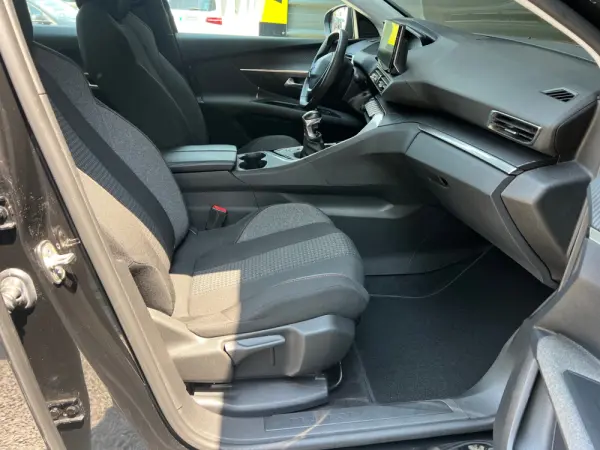 Peugeot 3008 1.5 BlueHDi Active Pack 23