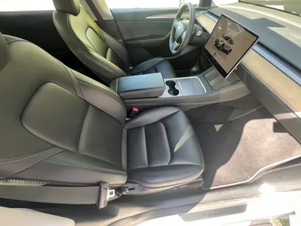 Tesla Model Y STANDARD RWD 14