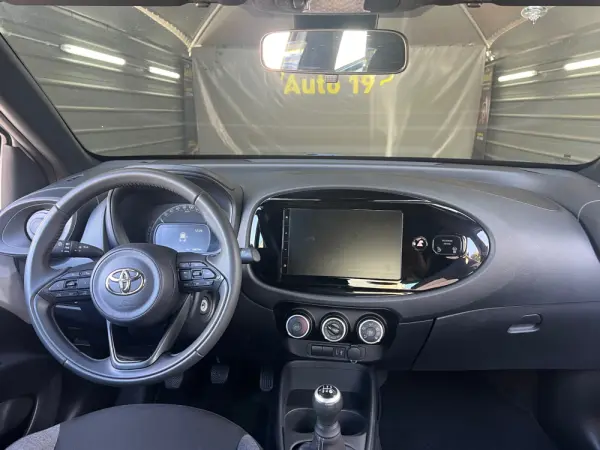 Toyota Aygo X 1.0 Play 8