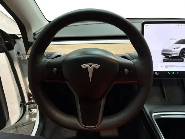 Tesla Model Y 11