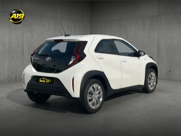 Toyota Aygo X 1.0 Play 5