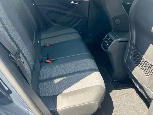 Peugeot 3008 1.2 PureTech Allure Pack 6