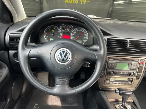 Volkswagen Passat Variant HIGHLINE 8