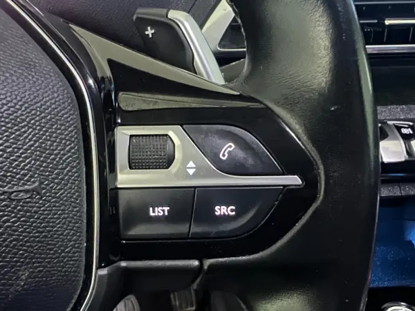 Peugeot 3008 1.2 PureTech Allure Pack EAT8 19