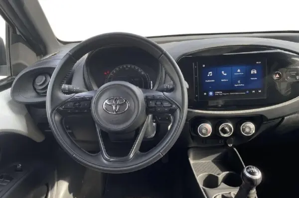 Toyota Aygo X 1.0 Play 8