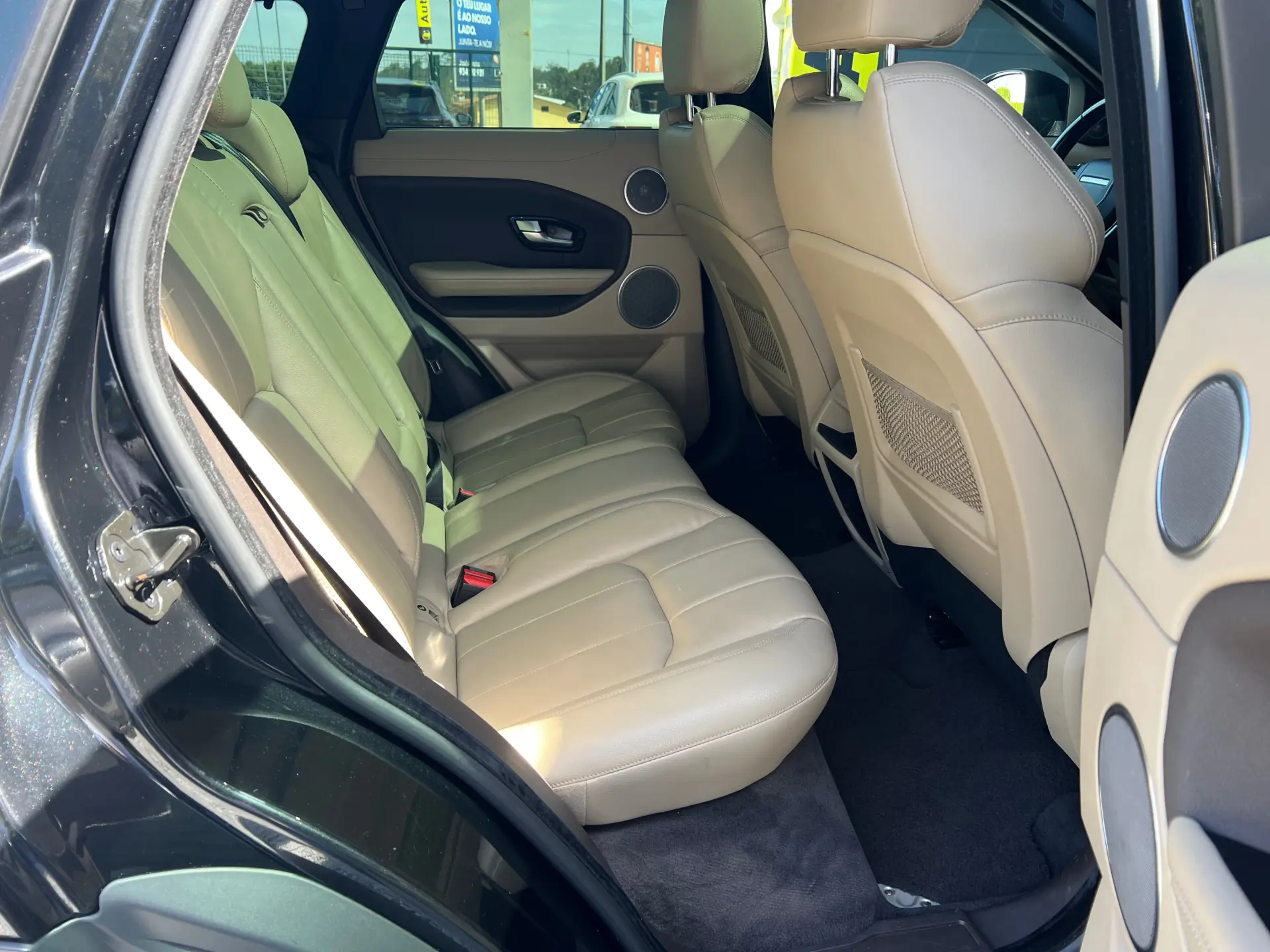 Land Rover Range Rover Evoque 2.0 TD4 HSE Auto 29