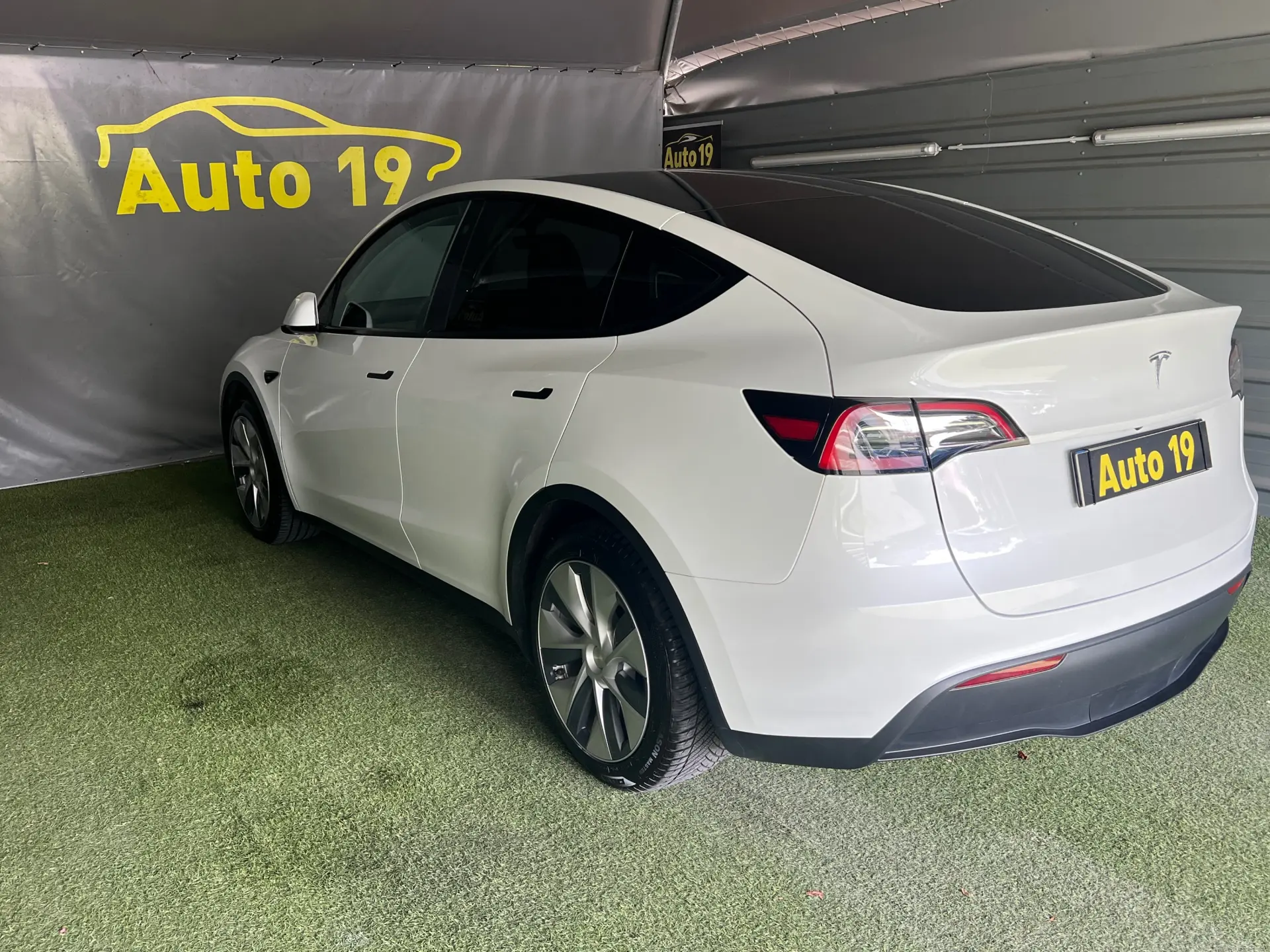 Tesla Model Y RWD 7