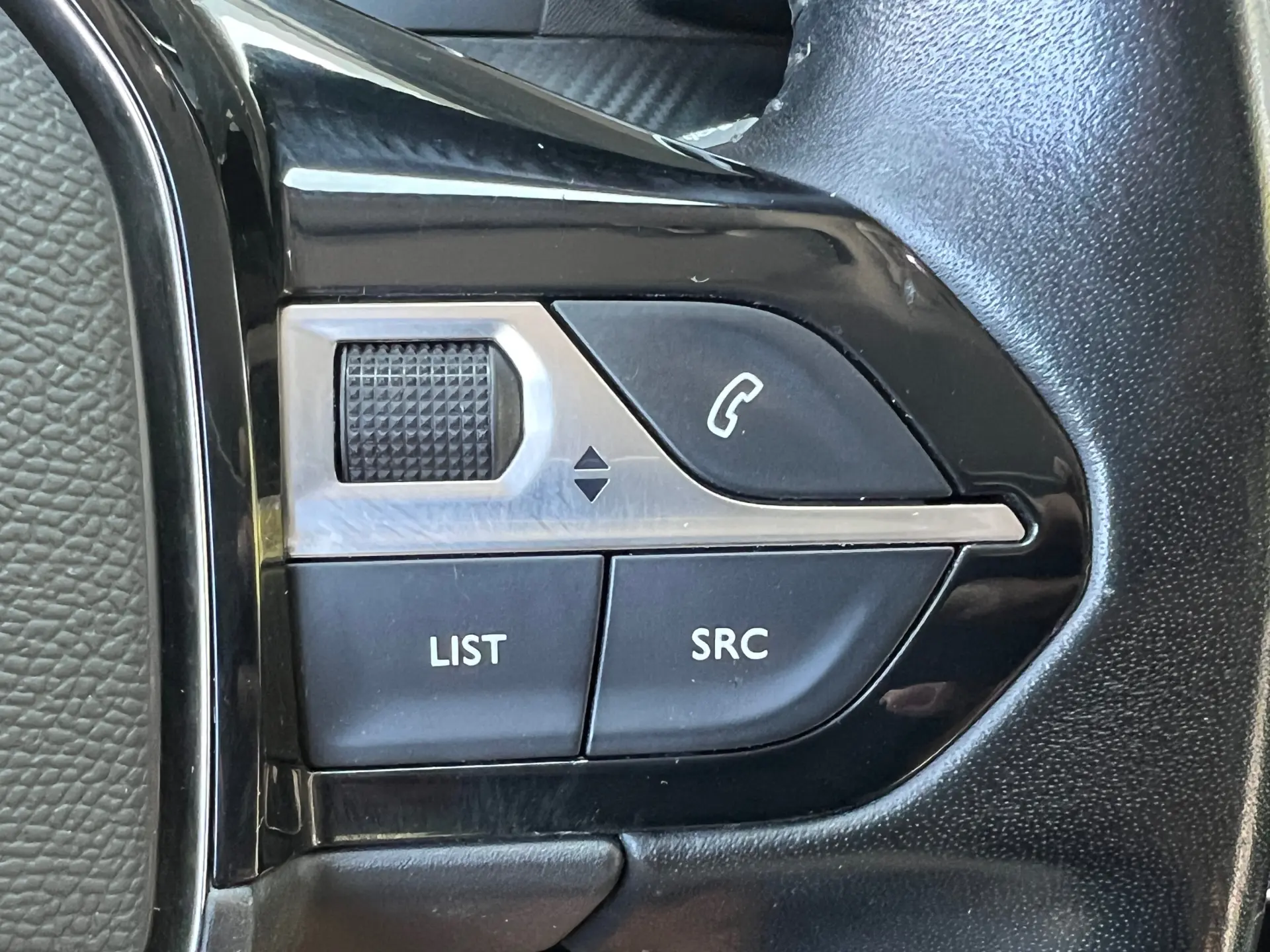Peugeot 2008 PureTech 100 Stop&Start Allure Pack 8
