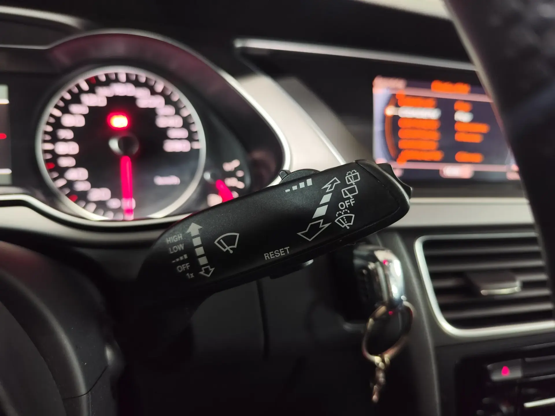 Audi A4 Avant 2.0 TDI multitronic Advance 13