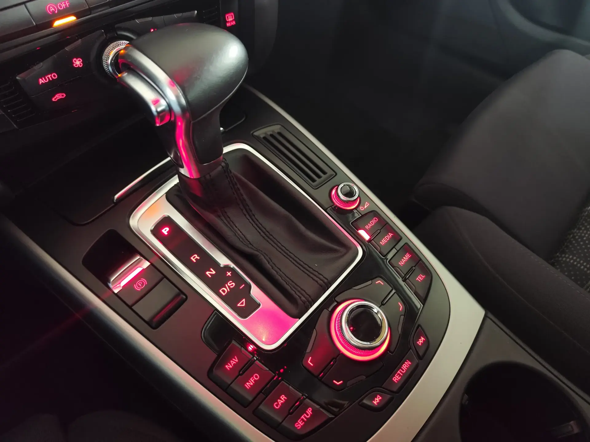 Audi A4 Avant 2.0 TDI multitronic Advance 14