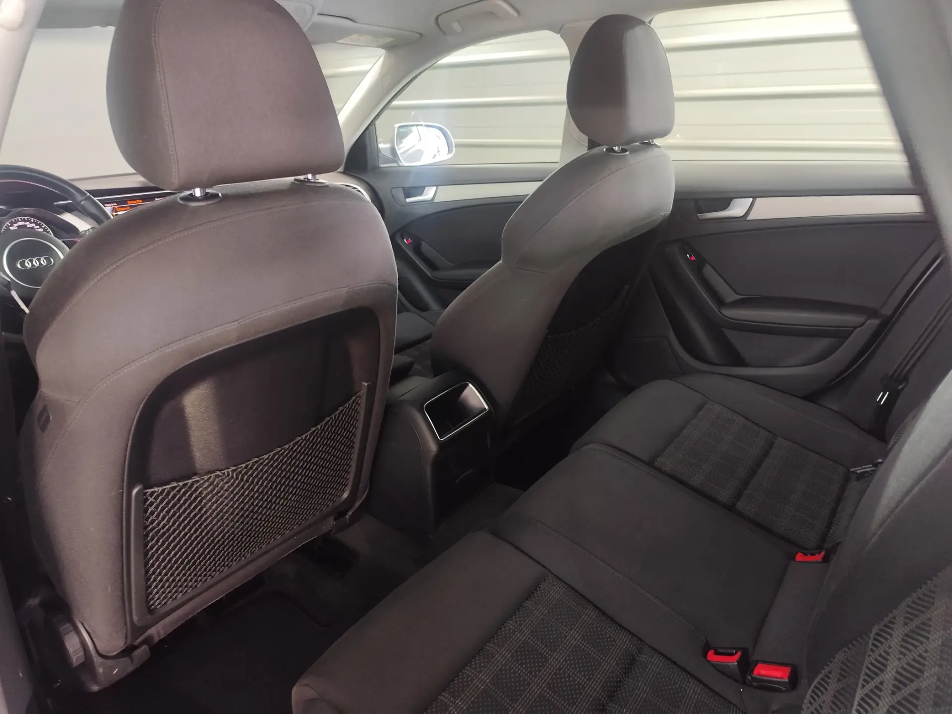 Audi A4 Avant 2.0 TDI multitronic Advance 29