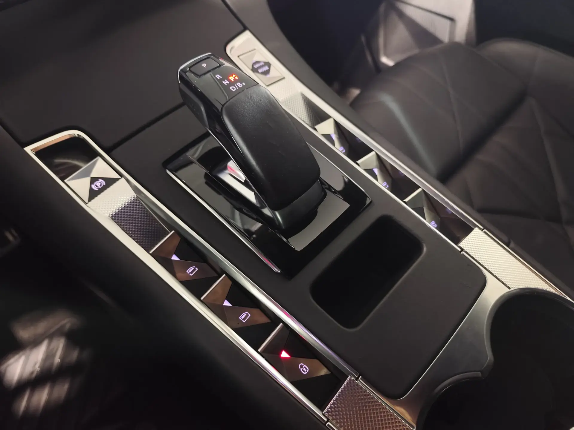 DS DS7 Crossback E-Tense Rivoli EAT8 20