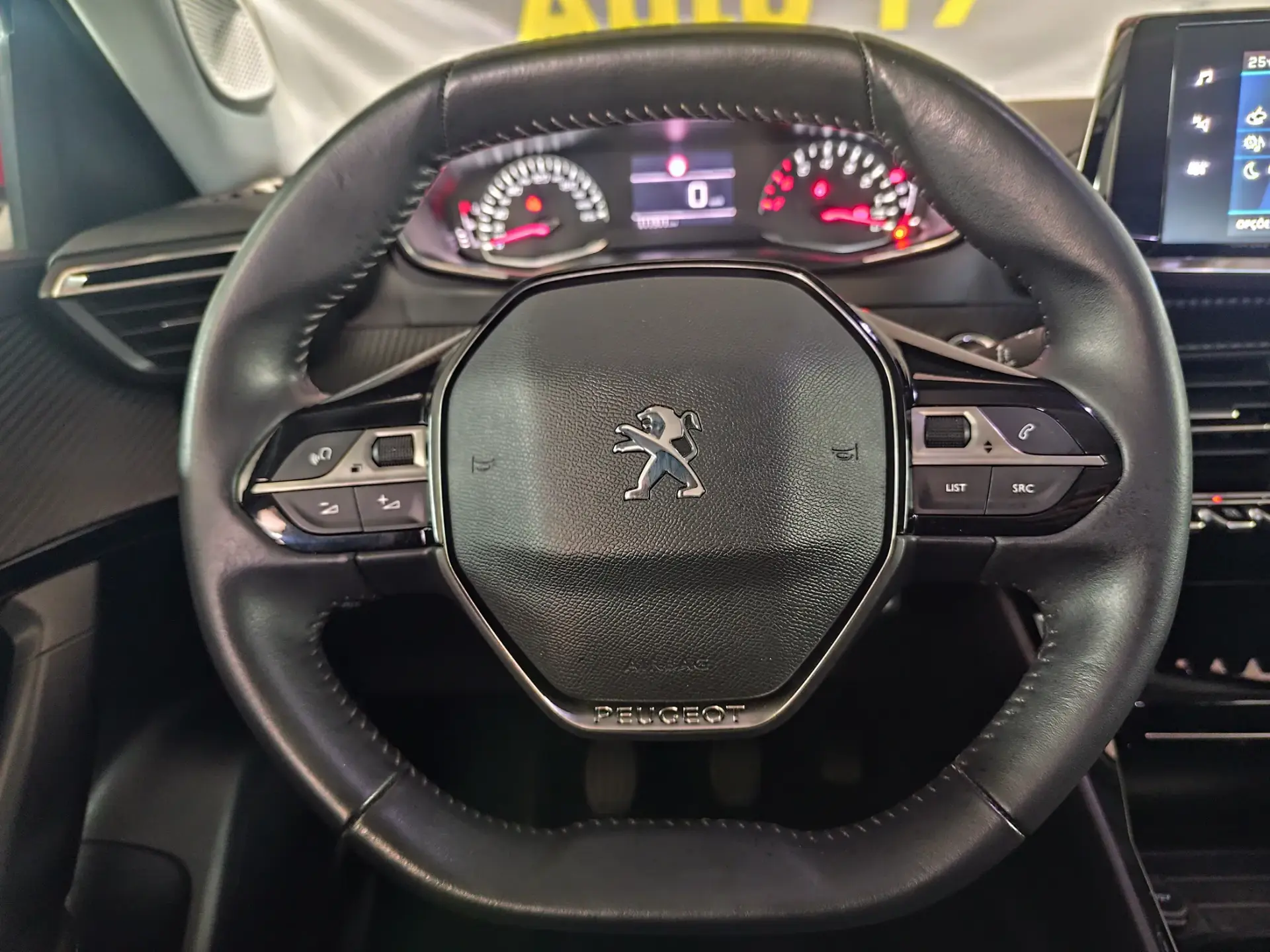 Peugeot 2008 PureTech 100 Allure 8