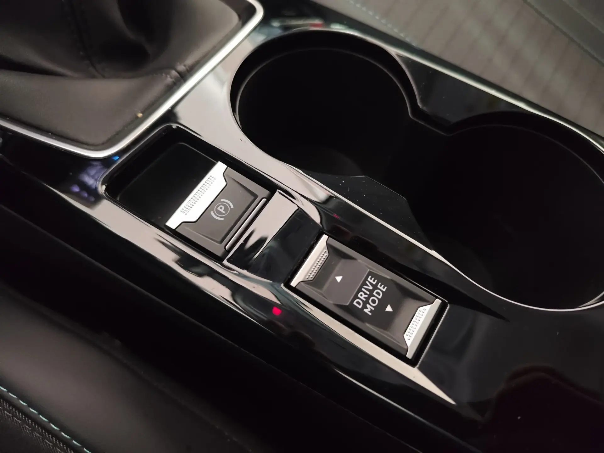 Peugeot 2008 PureTech 100 Allure 15